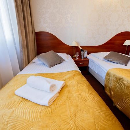 Hotel Grand Felix Krasków Εξωτερικό φωτογραφία