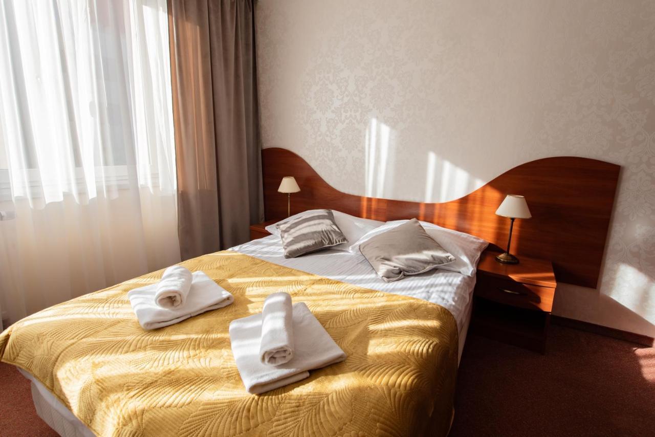 Hotel Grand Felix Krasków Εξωτερικό φωτογραφία