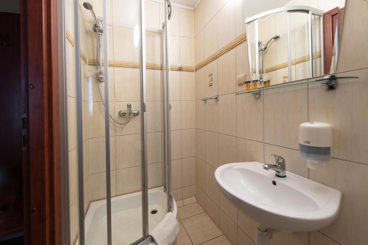 Hotel Grand Felix Krasków Εξωτερικό φωτογραφία