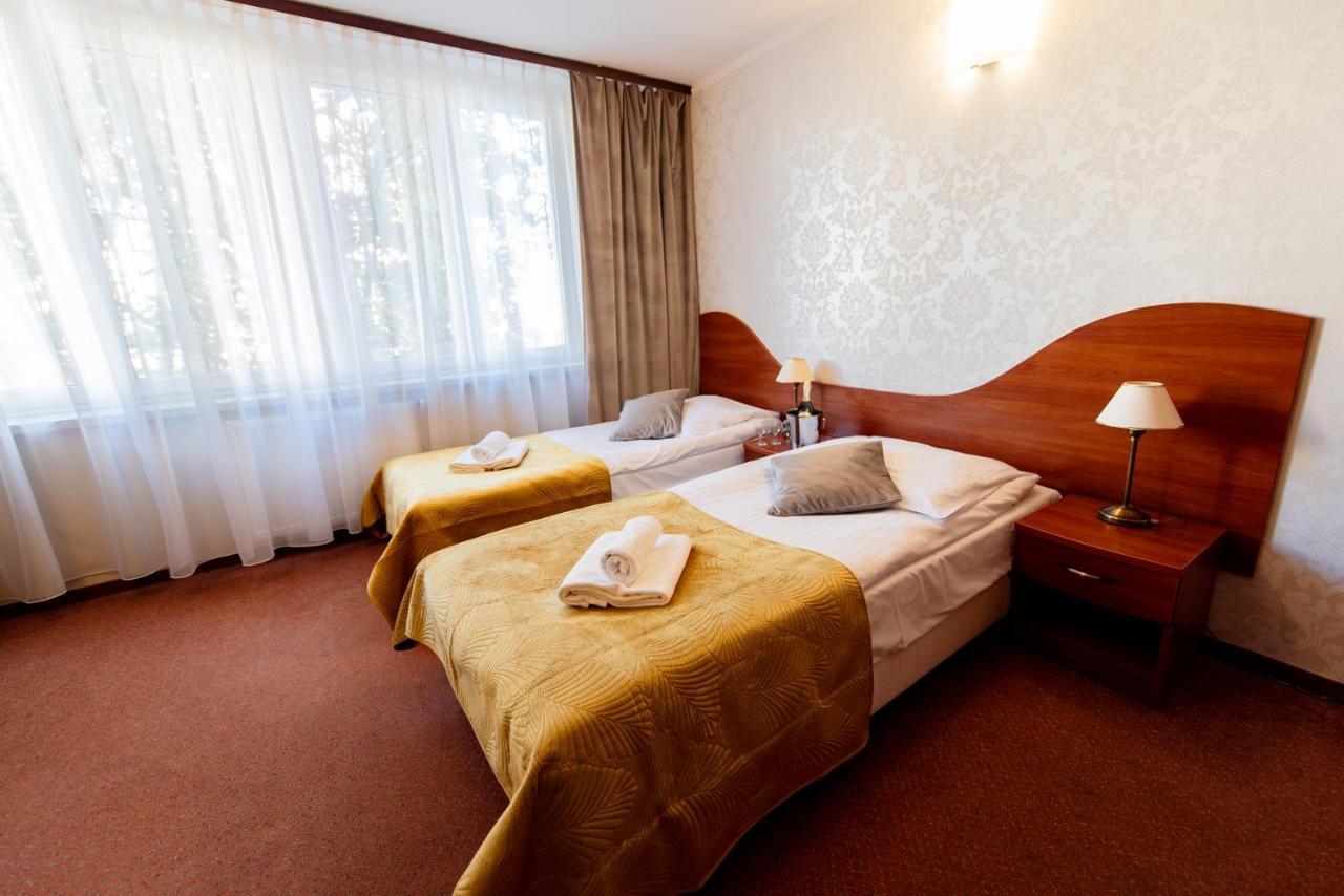 Hotel Grand Felix Krasków Εξωτερικό φωτογραφία