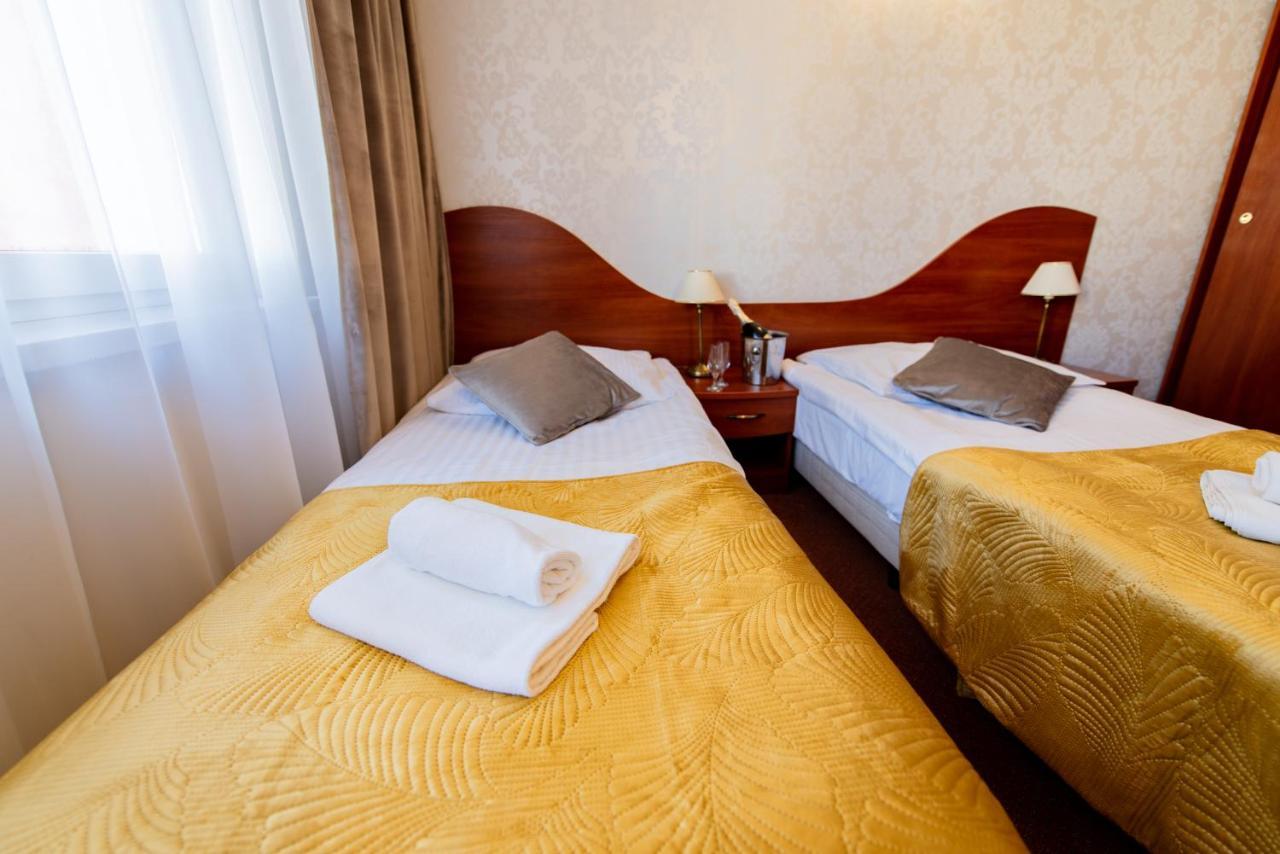 Hotel Grand Felix Krasków Εξωτερικό φωτογραφία