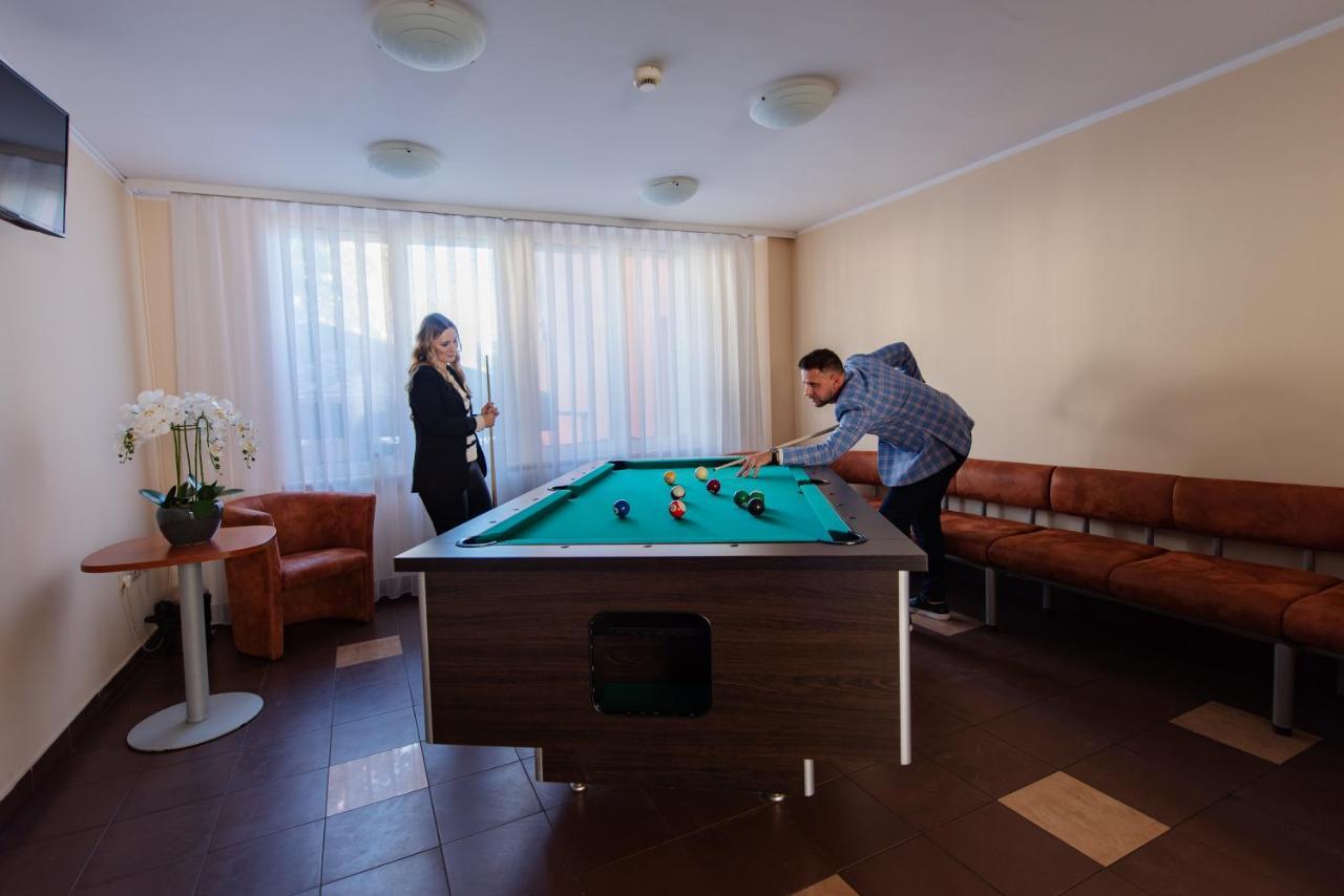 Hotel Grand Felix Krasków Εξωτερικό φωτογραφία
