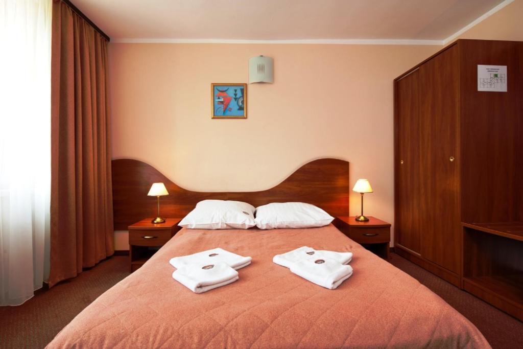 Hotel Grand Felix Krasków Εξωτερικό φωτογραφία